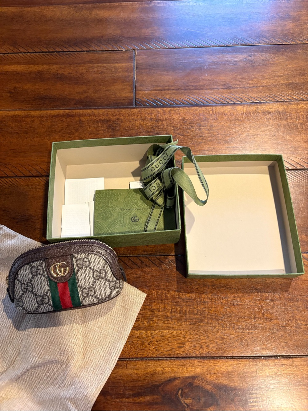 Gucci GG Supreme Small Pouch in Beige/Green/Red